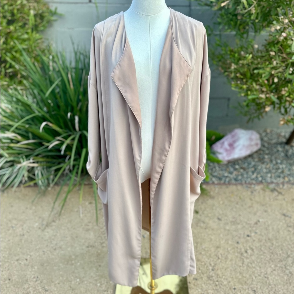 Philosophy beige open cascade waterfall crepe jacket 3/4 sleeve (Sz M)